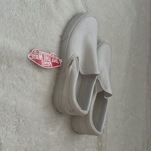 white Vans size 9 women’s or 7.5 men’s.